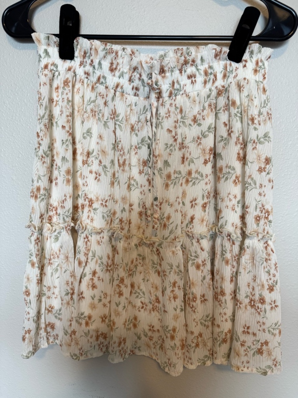 Hayden Cream Lightweight Ruffled Skirt Size Medium NWT